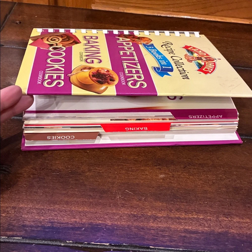 Land O’ Lakes Original Logo Recipe Collection - Appetizers, Baking, Cookies